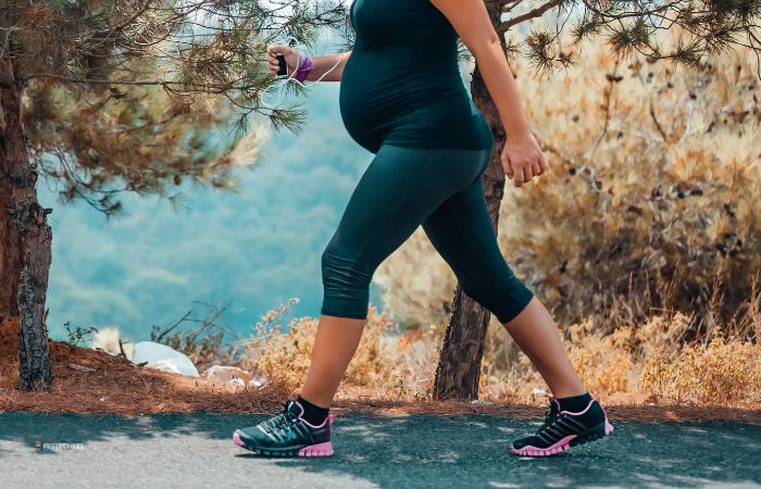 Pregnant woman walking for gestational diabetes management